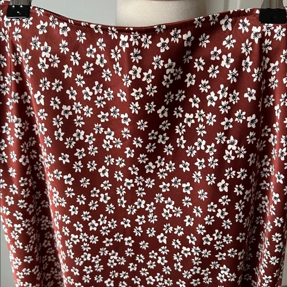 EUC Abercrombie & Fitch Floral Midi Skirt - Picture 2 of 4